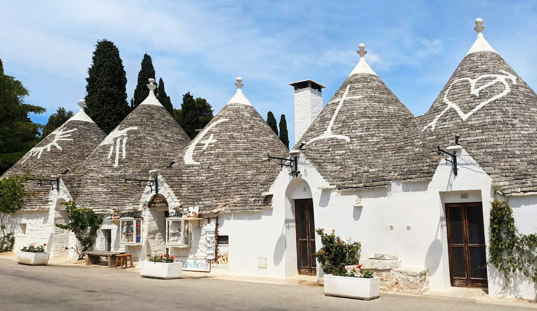 White trulli houses in Alberobello, Puglia